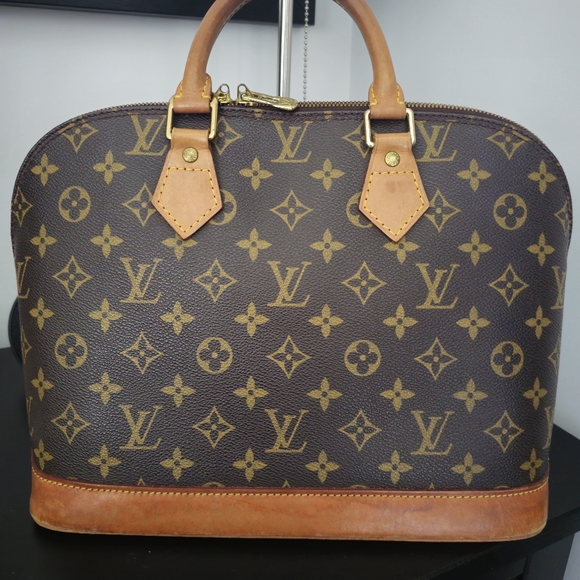 SOLD // Authentic Louis Vuitton Alma pm monogram - Picture 2 of 14